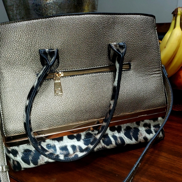 LEOPARD 🐆 PRINT BAG 👝 - Picture 2 of 6